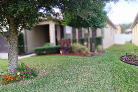 House in Spring Hill, Florida 4 bedrooms, 183.76 sq.m. № 1963991 - photo 8