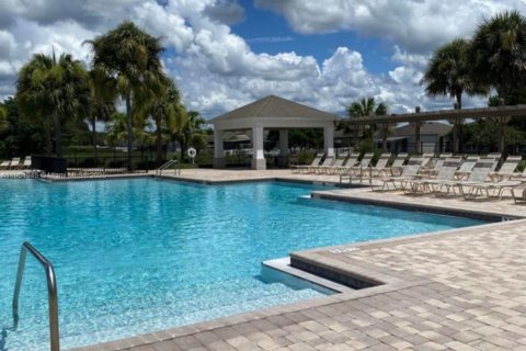 House in Spring Hill, Florida 4 bedrooms, 183.76 sq.m. № 1963991 - photo 4