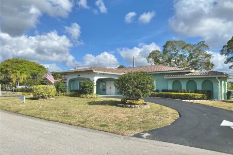 House in Tamarac, Florida 2 bedrooms, 108.14 sq.m. № 1735907 - photo 6