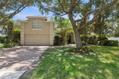 House in DeLand, Florida 4 bedrooms, 231.7 sq.m. № 2298198 - photo 2