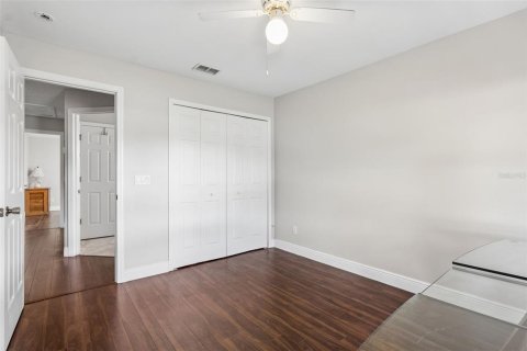 House in DeLand, Florida 4 bedrooms, 231.7 sq.m. № 2298198 - photo 29