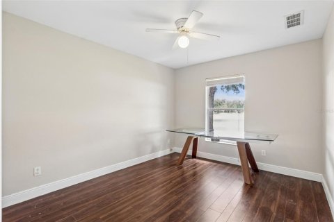 House in DeLand, Florida 4 bedrooms, 231.7 sq.m. № 2298198 - photo 30