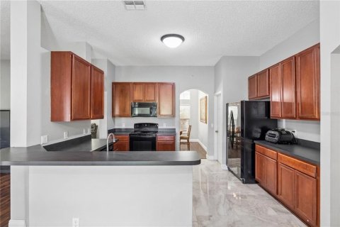 House in DeLand, Florida 4 bedrooms, 231.7 sq.m. № 2298198 - photo 17