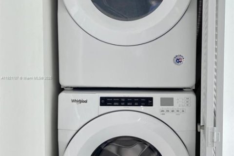 Condominio en venta en Doral, Florida, 2 dormitorios, 95.88 m2 № 1975708 - foto 12