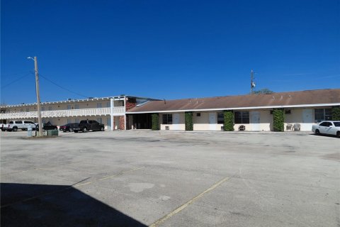 Propiedad comercial en venta en Sebring, Florida № 1983474 - foto 9