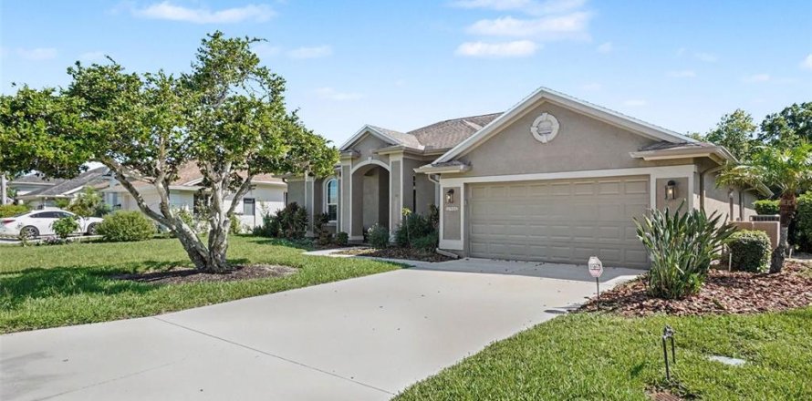 House in Parrish, Florida 3 bedrooms, 192.77 sq.m. № 2120893