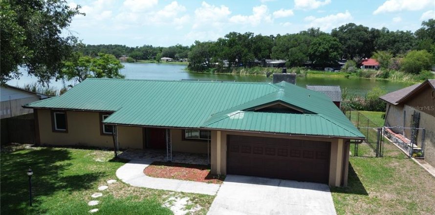 House in Seffner, Florida 3 bedrooms, 152.73 sq.m. № 2113668