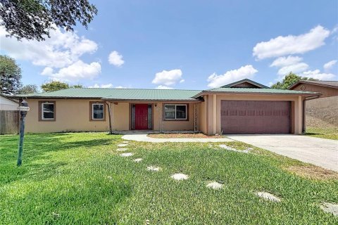 House in Seffner, Florida 3 bedrooms, 152.73 sq.m. № 2113668 - photo 3