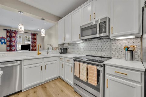 Townhouse in Orlando, Florida 2 bedrooms, 192.31 sq.m. № 2201835 - photo 8