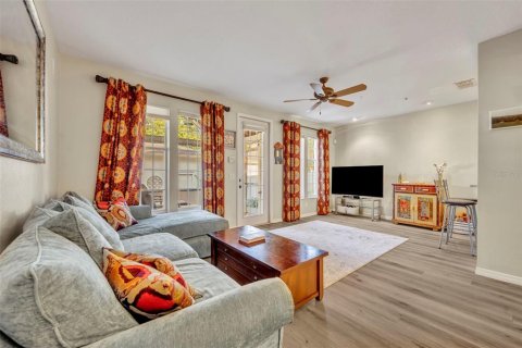 Townhouse in Orlando, Florida 2 bedrooms, 192.31 sq.m. № 2201835 - photo 11