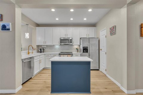 Townhouse in Orlando, Florida 2 bedrooms, 192.31 sq.m. № 2201835 - photo 3