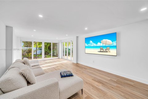 Villa ou maison à vendre à North Miami Beach, Floride: 3 chambres, 189.52 m2 № 2044875 - photo 6