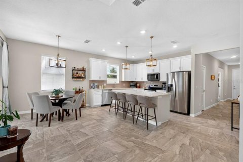 Casa en venta en DeLand, Florida, 4 dormitorios, 171.31 m2 № 2152053 - foto 8