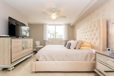 Condo in Fort Lauderdale, Florida, 2 bedrooms № 2250933 - photo 14