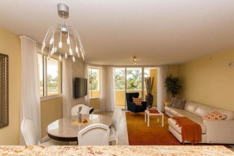 Condo in Fort Lauderdale, Florida, 2 bedrooms № 2250933 - photo 9