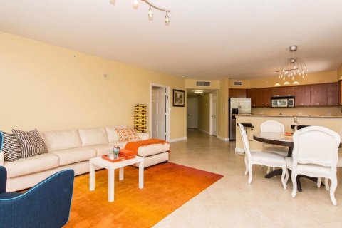 Condo in Fort Lauderdale, Florida, 2 bedrooms № 2250933 - photo 10