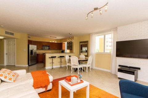 Condo in Fort Lauderdale, Florida, 2 bedrooms № 2250933 - photo 13