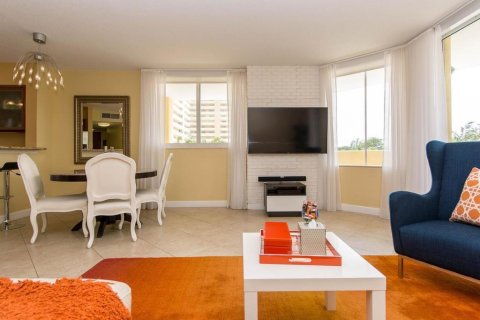 Condo in Fort Lauderdale, Florida, 2 bedrooms № 2250933 - photo 12
