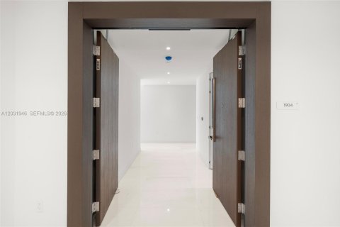 Condominio en venta en Miami, Florida, 4 dormitorios, 328.5 m2 № 2077934 - foto 8