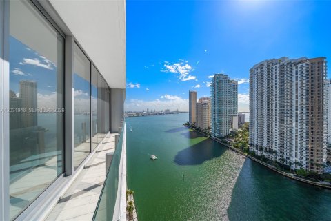 Condominio en venta en Miami, Florida, 4 dormitorios, 328.5 m2 № 2077934 - foto 2
