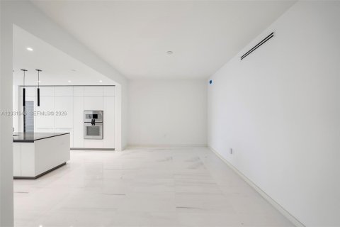 Condominio en venta en Miami, Florida, 4 dormitorios, 328.5 m2 № 2077934 - foto 21