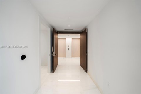 Condominio en venta en Miami, Florida, 4 dormitorios, 328.5 m2 № 2077934 - foto 9