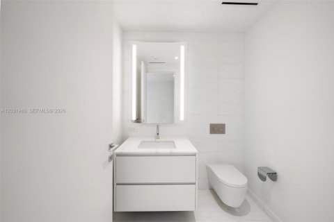 Condominio en venta en Miami, Florida, 4 dormitorios, 328.5 m2 № 2077934 - foto 24