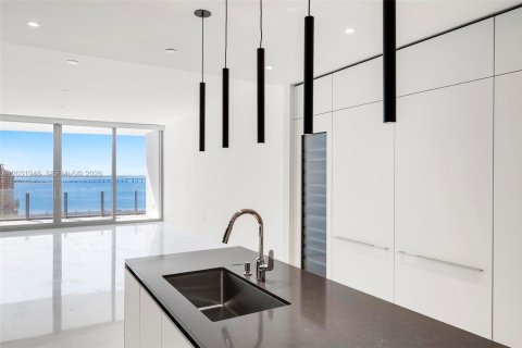 Condominio en venta en Miami, Florida, 4 dormitorios, 328.5 m2 № 2077934 - foto 13