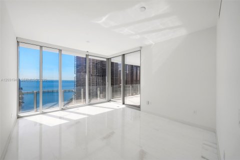Condominio en venta en Miami, Florida, 4 dormitorios, 328.5 m2 № 2077934 - foto 27