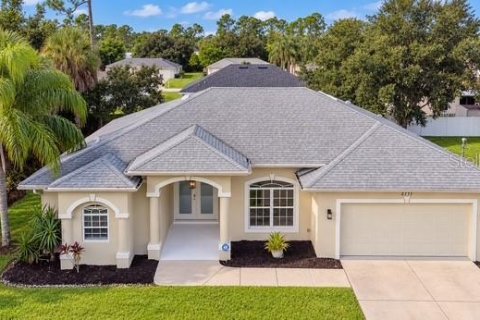 Casa en North Port, Florida 3 dormitorios, 167.32 m2 № 2372925
