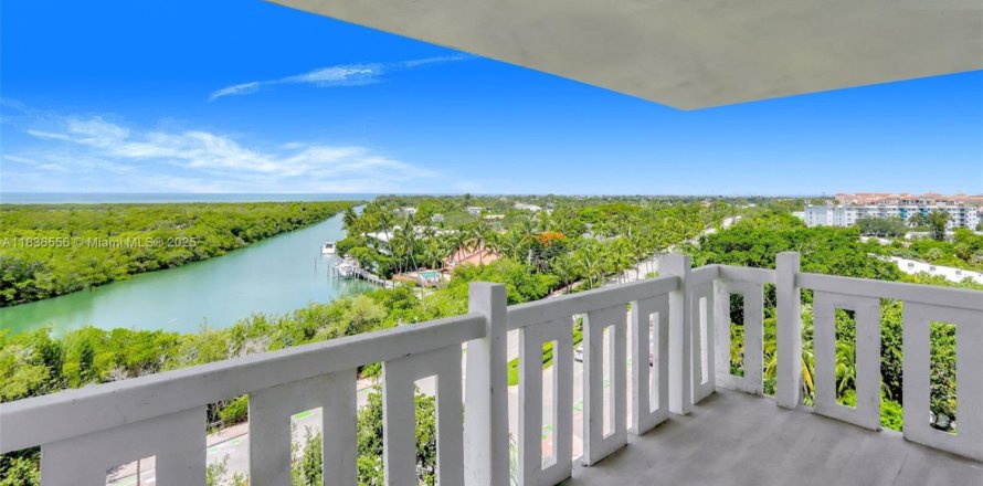 Condominio en Key Biscayne, Florida, 2 dormitorios № 1977712