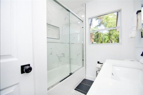 House in Tampa, Florida 2 bedrooms, 87.24 sq.m. № 1895136 - photo 11