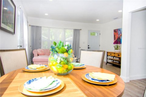 House in Tampa, Florida 2 bedrooms, 87.24 sq.m. № 1895136 - photo 13
