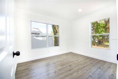 House in Tampa, Florida 2 bedrooms, 87.24 sq.m. № 1895136 - photo 14