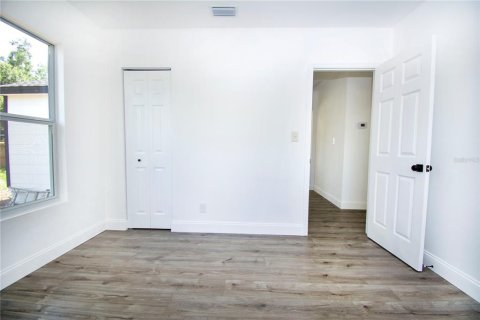 House in Tampa, Florida 2 bedrooms, 87.24 sq.m. № 1895136 - photo 12