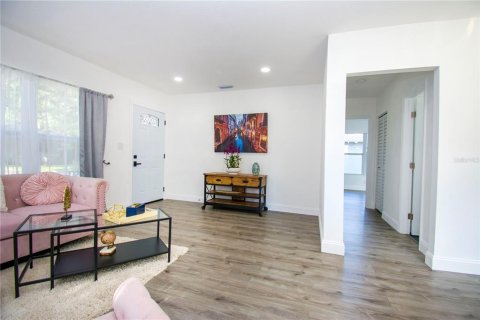 House in Tampa, Florida 2 bedrooms, 87.24 sq.m. № 1895136 - photo 6