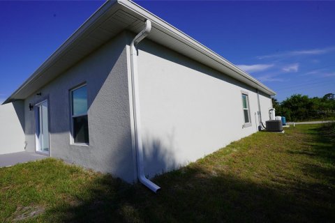 Apartment in Port Charlotte, Florida 3 bedrooms, 111.48 sq.m. № 2234872 - photo 7