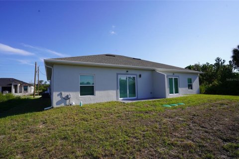 Apartment in Port Charlotte, Florida 3 bedrooms, 111.48 sq.m. № 2234872 - photo 5