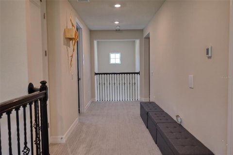 House in Orlando, Florida 4 bedrooms, 390.65 sq.m. № 2104903 - photo 27
