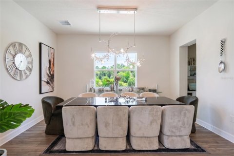 House in Orlando, Florida 4 bedrooms, 390.65 sq.m. № 2104903 - photo 5