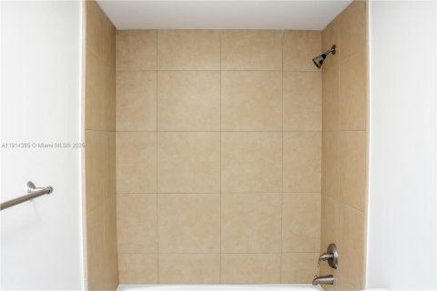 Condominio en venta en Miami Beach, Florida, 55.18 m2 № 1969970 - foto 11