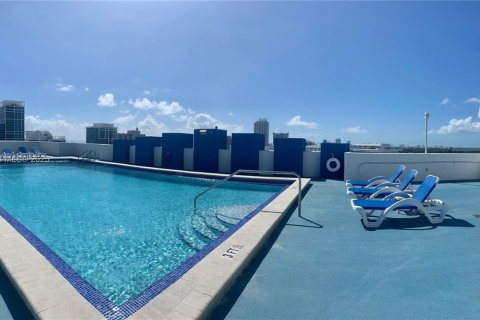 Condominio en venta en Miami Beach, Florida, 55.18 m2 № 1969970 - foto 14