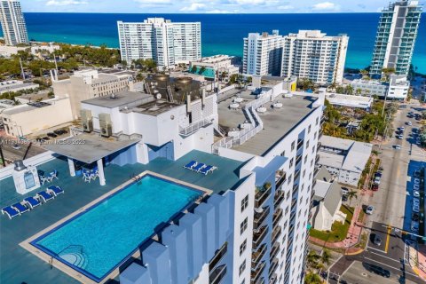 Estudio en el Condominio en Miami Beach, Florida  № 1969970