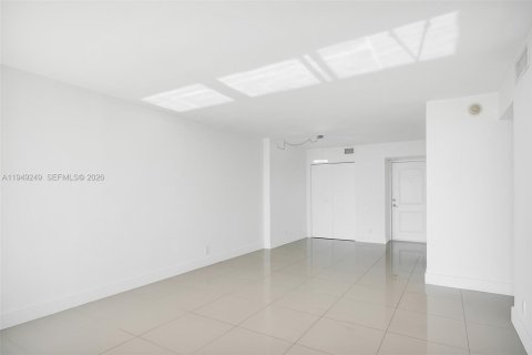 Купить кондоминиум в Санни-Айлс-Бич, Флорида 2 спальни, 126.07м2, № 2153023 - фото 10