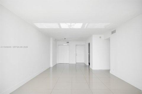 Купить кондоминиум в Санни-Айлс-Бич, Флорида 2 спальни, 126.07м2, № 2153023 - фото 11