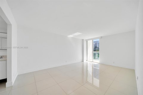 Купить кондоминиум в Санни-Айлс-Бич, Флорида 2 спальни, 126.07м2, № 2153023 - фото 28