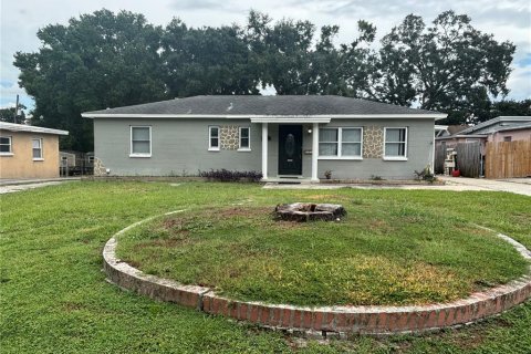House in Tampa, Florida 3 bedrooms, 144.83 sq.m. № 2347287