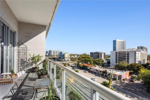 Condo in Miami, Florida, 1 bedroom  № 2009638 - photo 9
