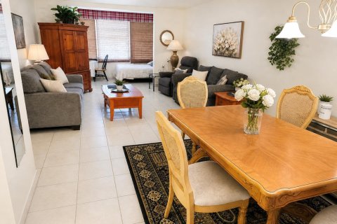Condo in Lauderdale Lakes, Florida, 1 bedroom  № 2183427 - photo 4