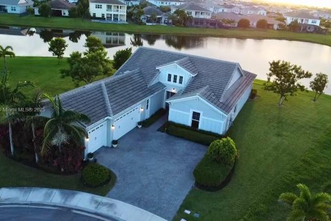 House in Westlake, Florida 3 bedrooms, 228.91 sq.m. № 1944162 - photo 18